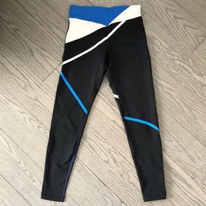 Oysho mid rise leggings with back pocket